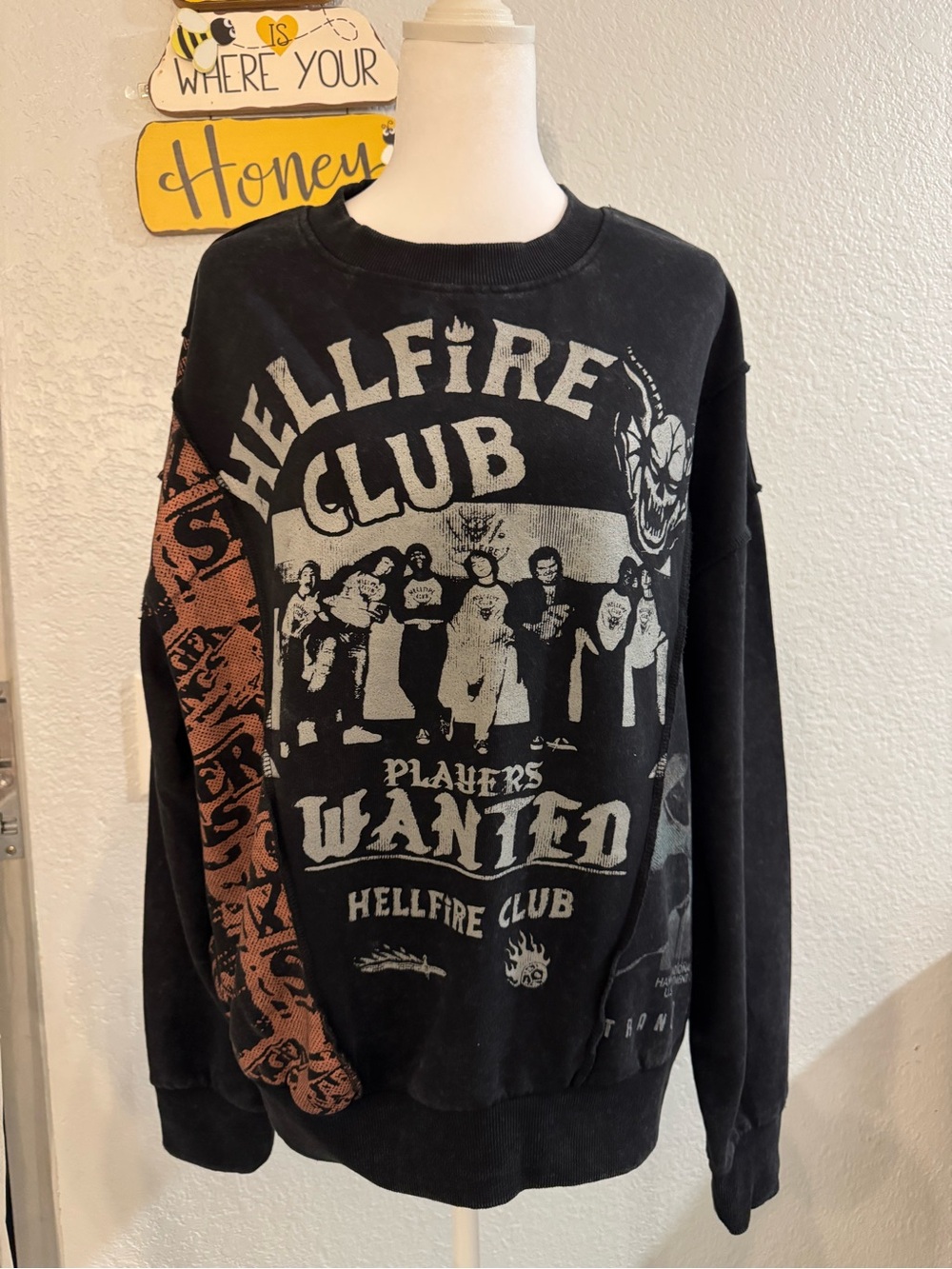 🖤NWT Netflix Stranger Things Hellfire Club Oversized Sweatshirt L